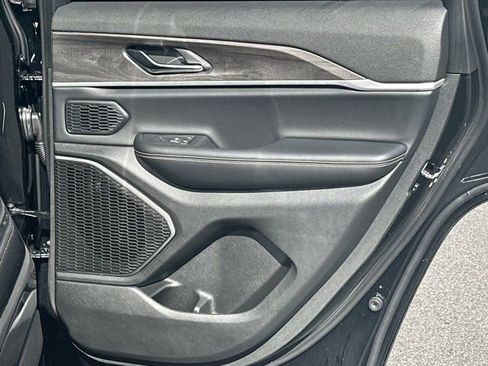 New 2025 Jeep Grand Cherokee Limited w/ Black Appearance Package image 16