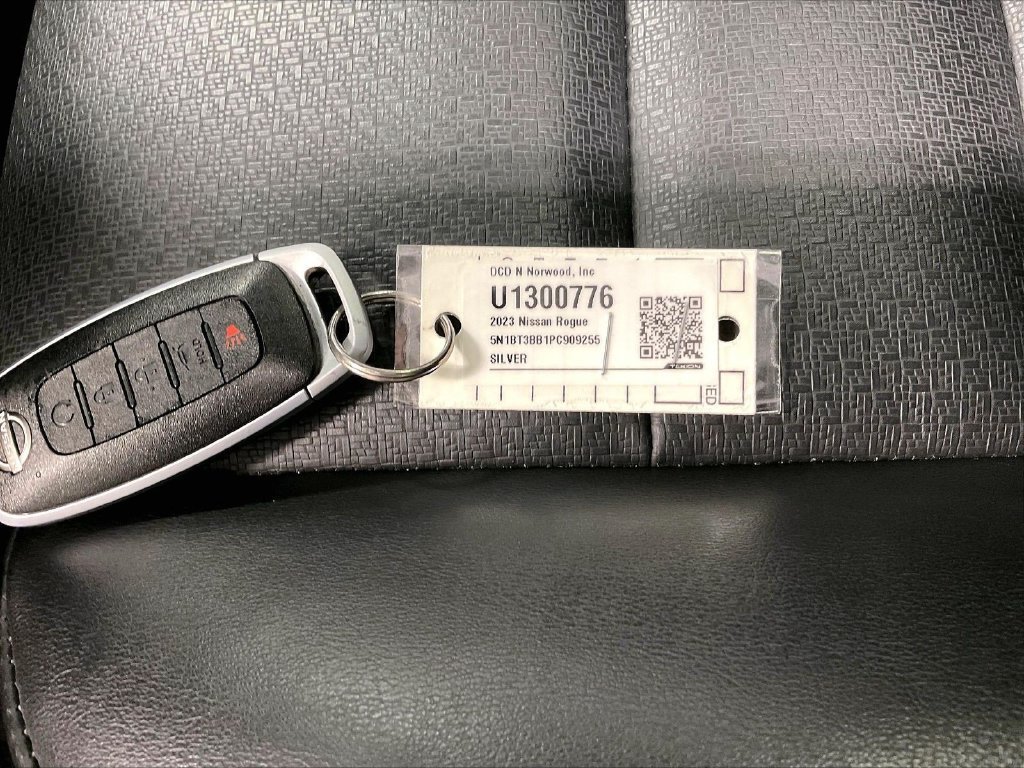 Certified 2023 Nissan Rogue SV w/ SV Premium B Package AWD/4WD image 32