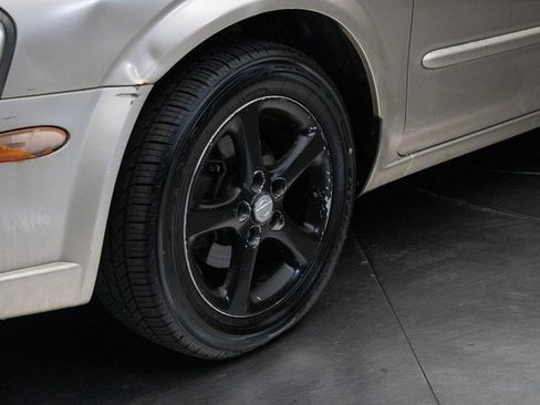 Used 2000 Nissan Maxima GLE image 7