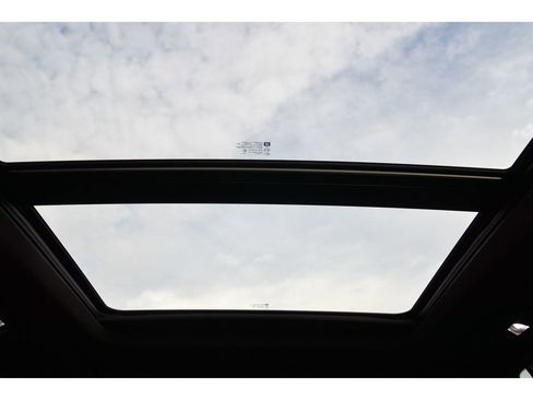 Used 2025 Cadillac XT6 Premium Luxury image 14