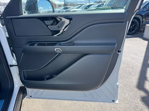 New 2026 Lincoln Aviator AWD image 28