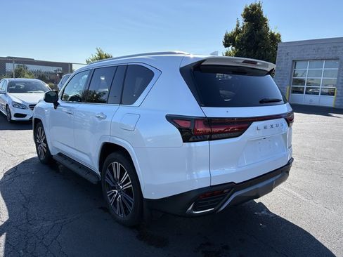Used 2024 Lexus LX 600 4WD w/ Luxury Package image 7