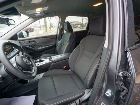 Used 2023 Nissan Rogue S image 13