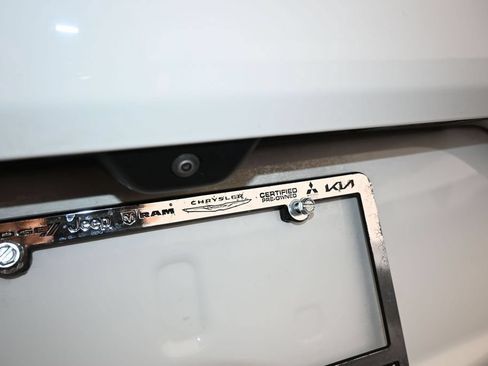 Used 2023 Jeep Grand Cherokee L Limited AWD/4WD image 41