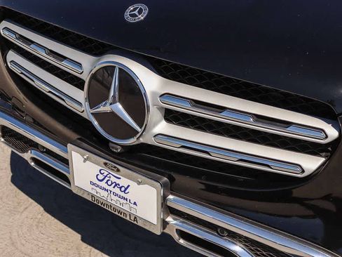 Used 2020 Mercedes-Benz GLC 300 4MATIC w/ Parking Assistance Package image 8