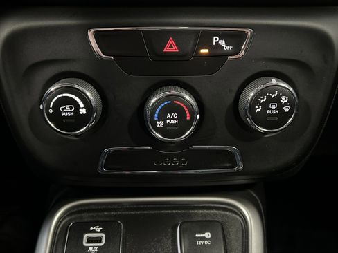 Used 2018 Jeep Compass Latitude w/ Safe & Security Group image 19