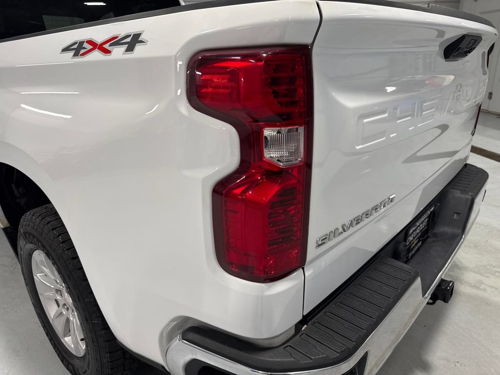 Used 2023 Chevrolet Silverado 1500 LT AWD/4WD image 55