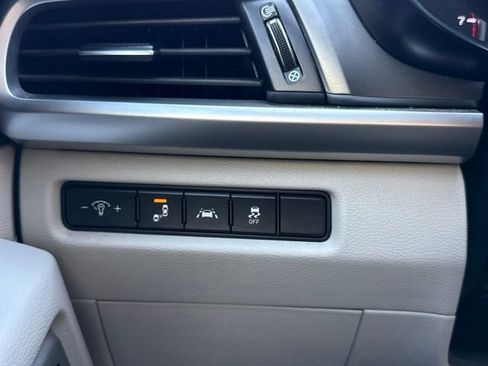 Used 2020 Kia Telluride S w/ S 8 Passenger Seating Package FWD image 22