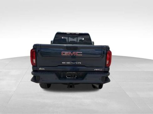 Used 2020 GMC Sierra 2500 AT4 w/ AT4 Premium Package AWD/4WD image 4