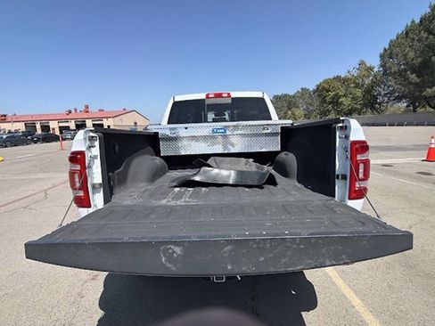 Used 2023 RAM 2500 Laramie AWD/4WD image 5