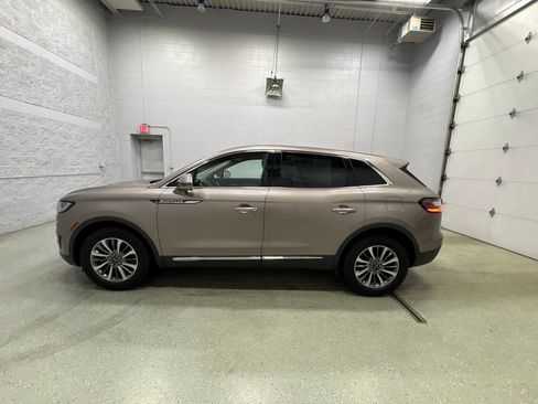 Used 2019 Lincoln Nautilus Select AWD/4WD image 7