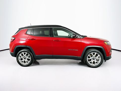 Used 2025 Jeep Compass Limited AWD/4WD image 10