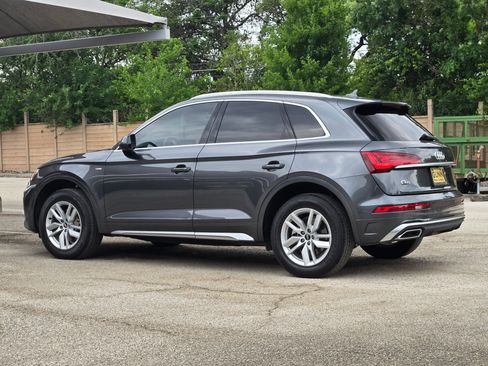 Used 2022 Audi Q5 2.0T Premium w/ Convenience Package image 5