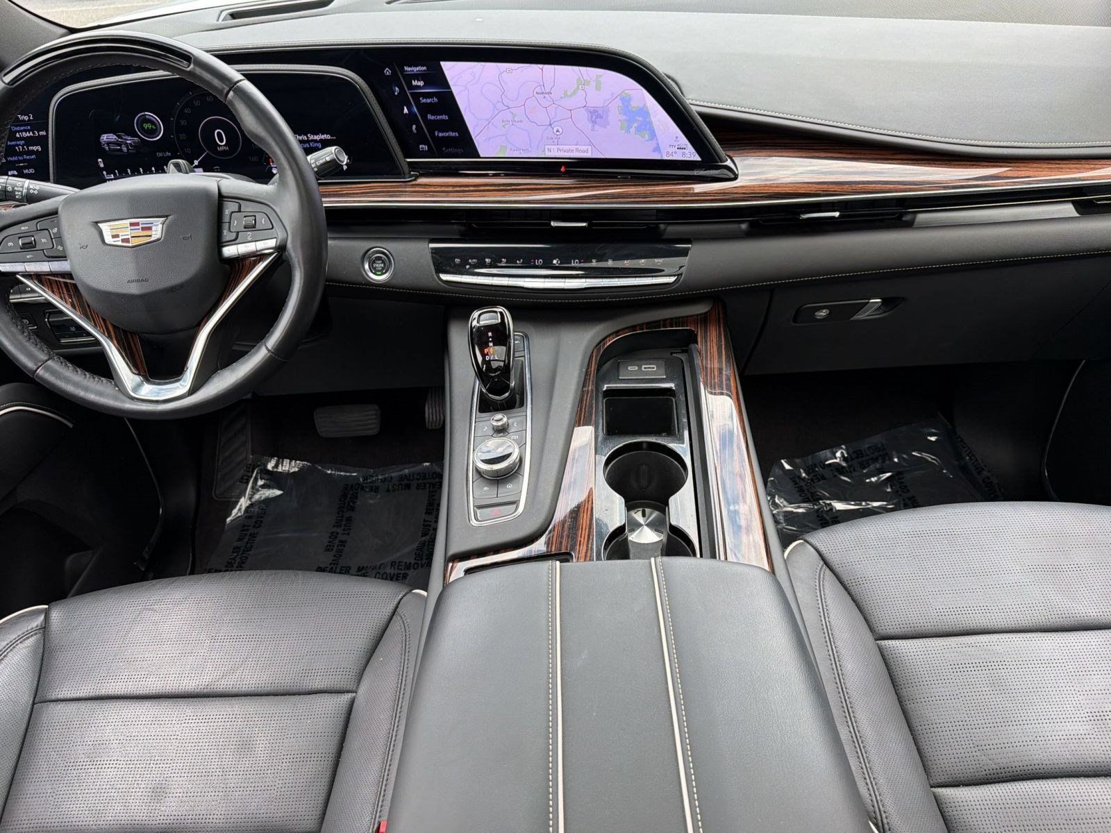 Used 2024 Cadillac Escalade Premium Luxury w/ Performance Package AWD/4WD image 15