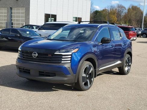 New 2026 Nissan Kicks SR w/ Cold Weather Package image 2