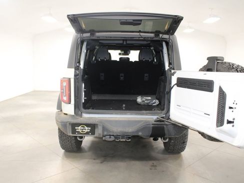 Used 2024 Ford Bronco Badlands image 14