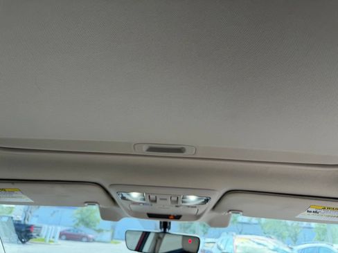 Used 2018 Subaru Outback 3.6R Limited AWD/4WD image 19