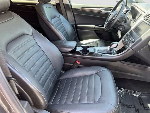 Used 2016 Ford Fusion Energi SE FWD image 27