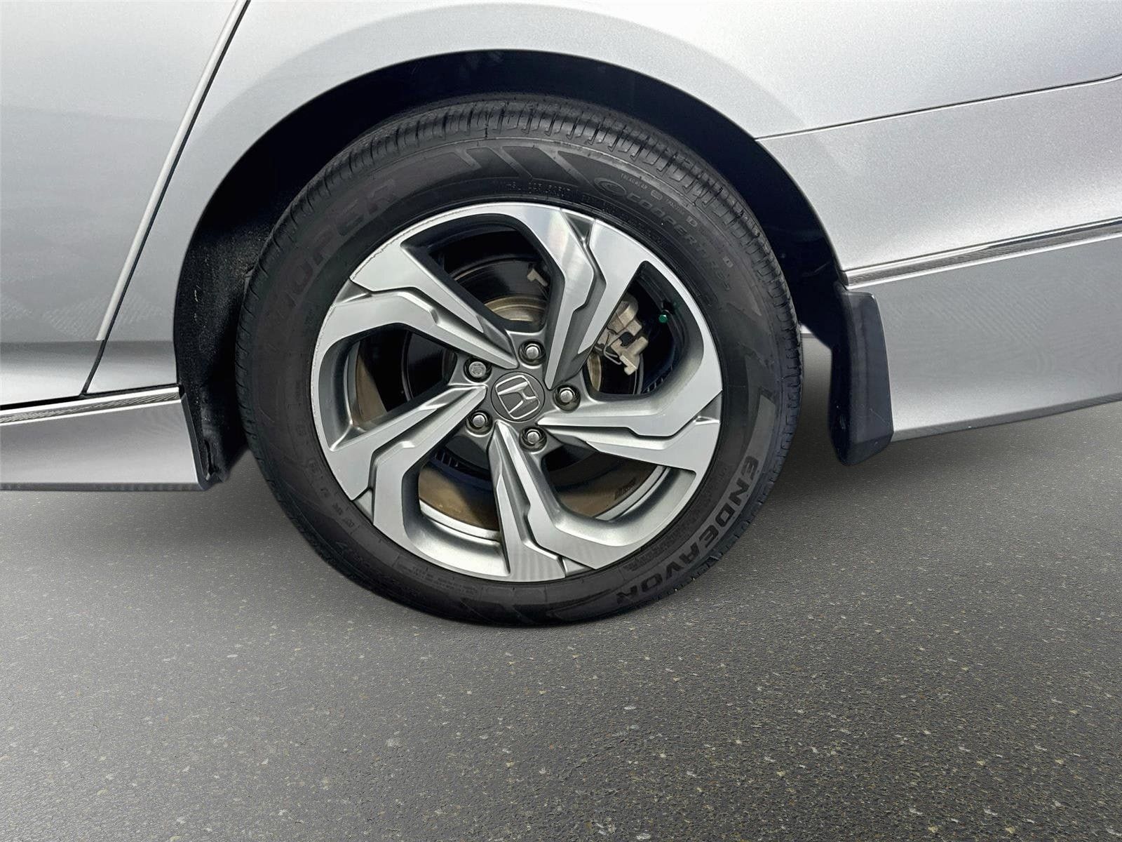 Used 2019 Honda Accord EX image 30