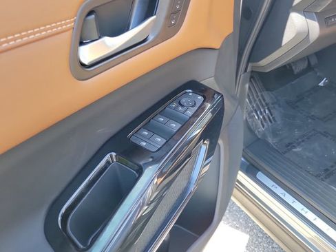 New 2026 Nissan Pathfinder Platinum w/ Cargo Package image 6