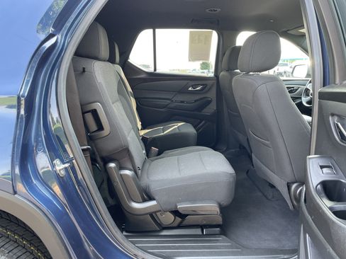 Used 2022 Chevrolet Traverse LT AWD/4WD image 23