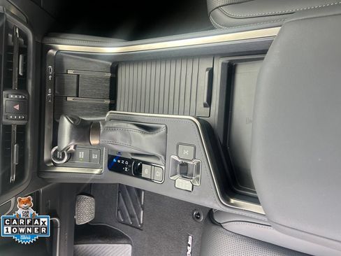 Used 2025 Lexus GX 550 w/ Accessory Package (Z1) AWD/4WD image 28