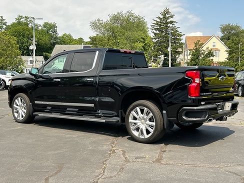 Used 2024 Chevrolet Silverado 1500 High Country w/ Technology Package AWD/4WD image 4