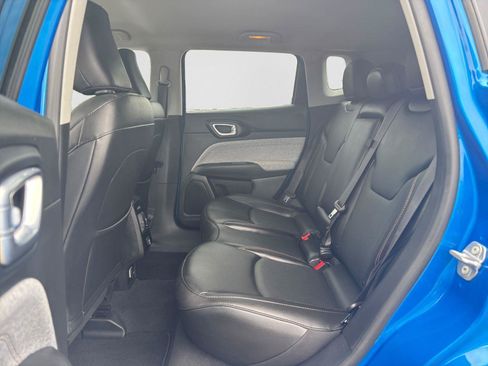 Used 2022 Jeep Compass Latitude AWD/4WD image 36