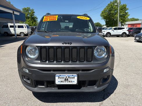 Used 2018 Jeep Renegade Altitude FWD image 8