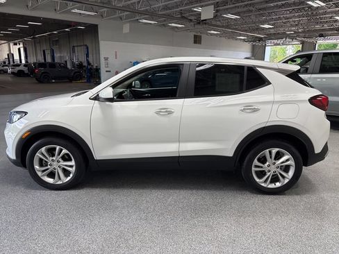 Used 2023 Buick Encore GX Preferred w/ Cold Weather Comfort Package FWD image 4