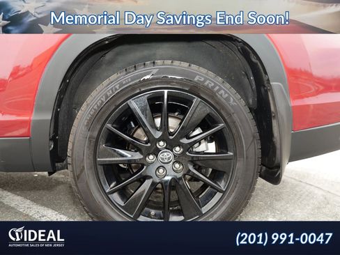 Used 2019 Toyota Highlander SE AWD/4WD image 17