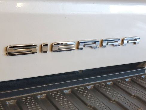 Used 2022 GMC Sierra 1500 Denali Ultimate AWD/4WD image 6
