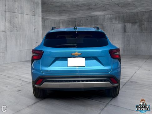 Used 2026 Chevrolet Trax LT w/ LT Convenience Package FWD image 5