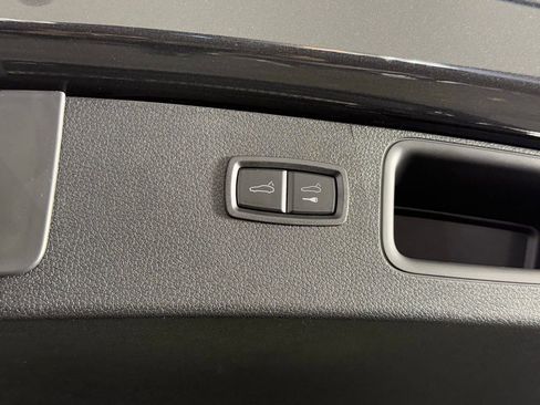 New 2026 Porsche Macan image 18