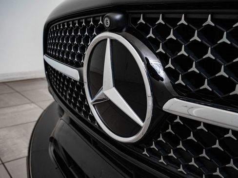 Used 2022 Mercedes-Benz C 300 4MATIC Sedan image 3