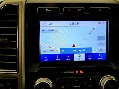 Used 2020 Ford F150 Lariat w/ Equipment Group 502A Luxury AWD/4WD image 19