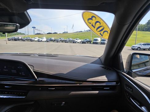 Used 2023 Cadillac Escalade Premium Luxury w/ LPO, Radiant Package image 41