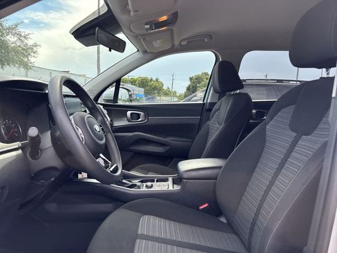 Used 2021 Kia Sorento LX FWD image 13