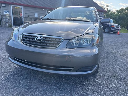 Used 2005 Toyota Corolla LE FWD image 2