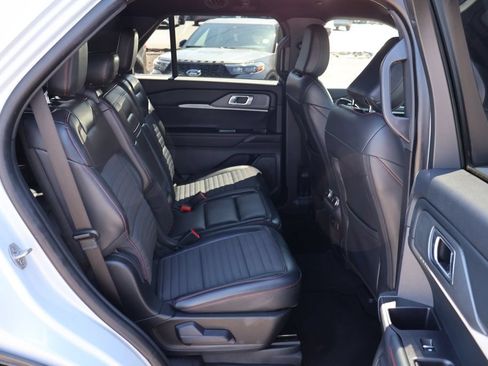 Used 2026 Ford Explorer ST-Line RWD image 25