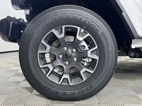 New 2025 Jeep Gladiator Sport w/ Premium Package image 10