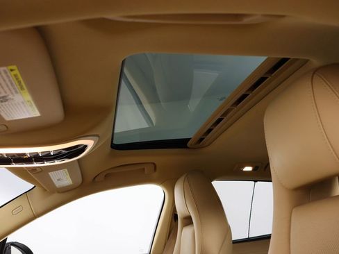 Used 2016 Porsche Panamera S image 26