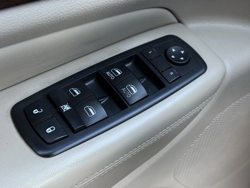 Used 2015 Jeep Grand Cherokee Laredo w/ Quick Order Package 23E image 16