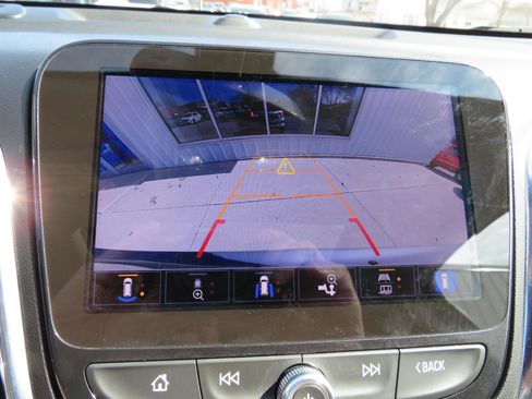 Used 2022 Chevrolet Equinox Premier image 7