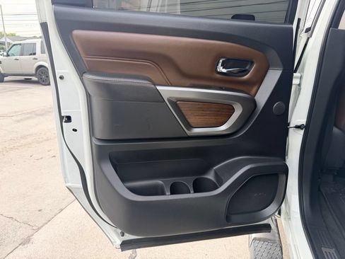 Used 2017 Nissan Titan Platinum Reserve AWD/4WD image 23