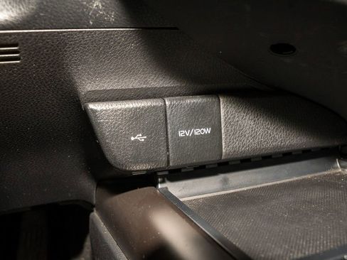 Used 2023 Toyota Camry SE image 14