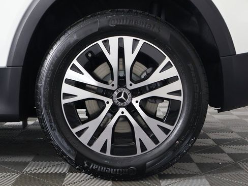 New 2026 Mercedes-Benz GLB 250 image 10