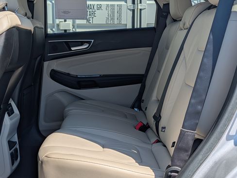 Used 2015 Ford Edge Titanium w/ Technology Package image 15