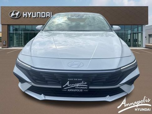 Used 2026 Hyundai Elantra Hybrid FWD image 8