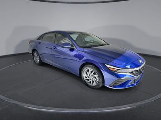 Certified 2025 Hyundai Elantra Hybrid FWD video 2